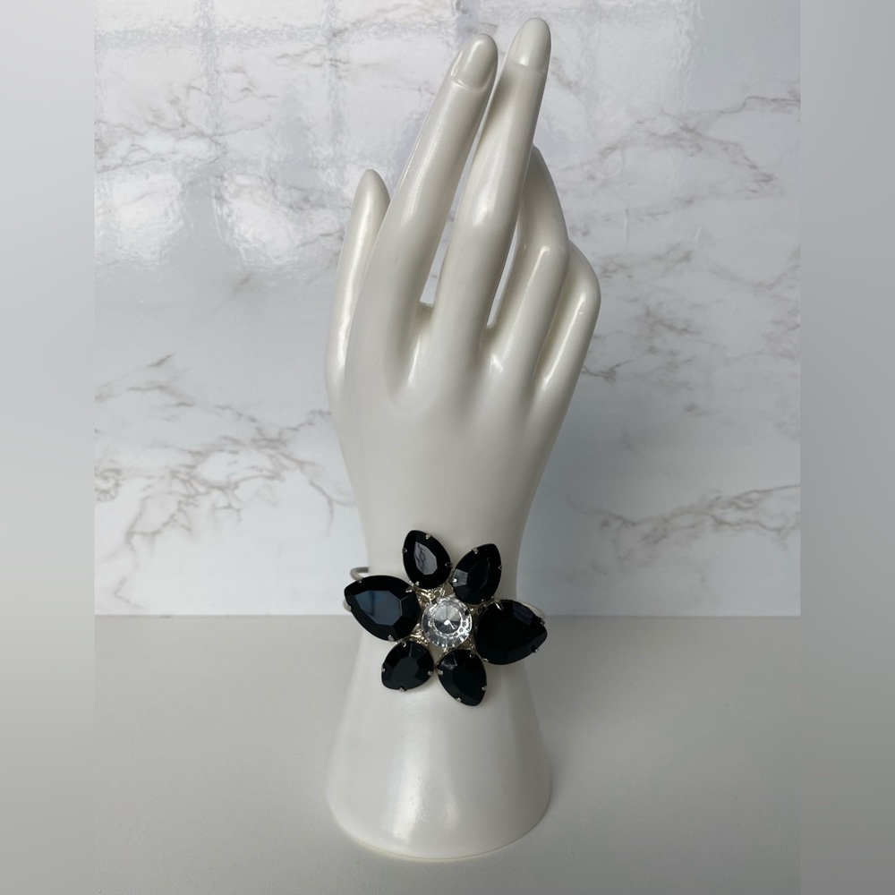 Women's Fashion Jewelry Black Flower Clip-on Bracelet One Size